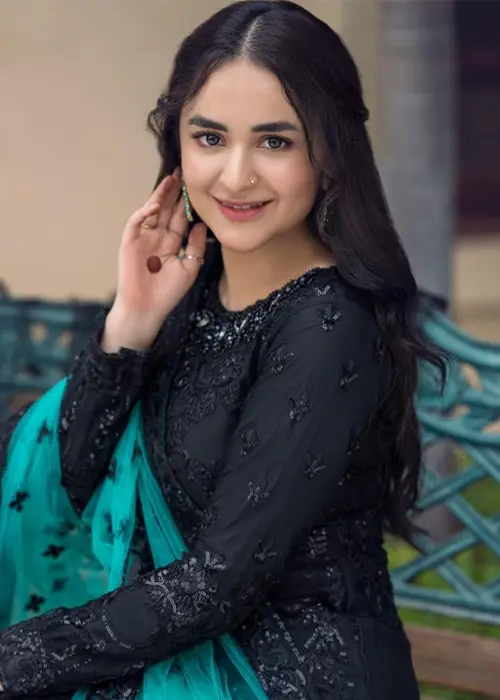 Yumna Zaidi in Nayab Pakistani Movie Cast 